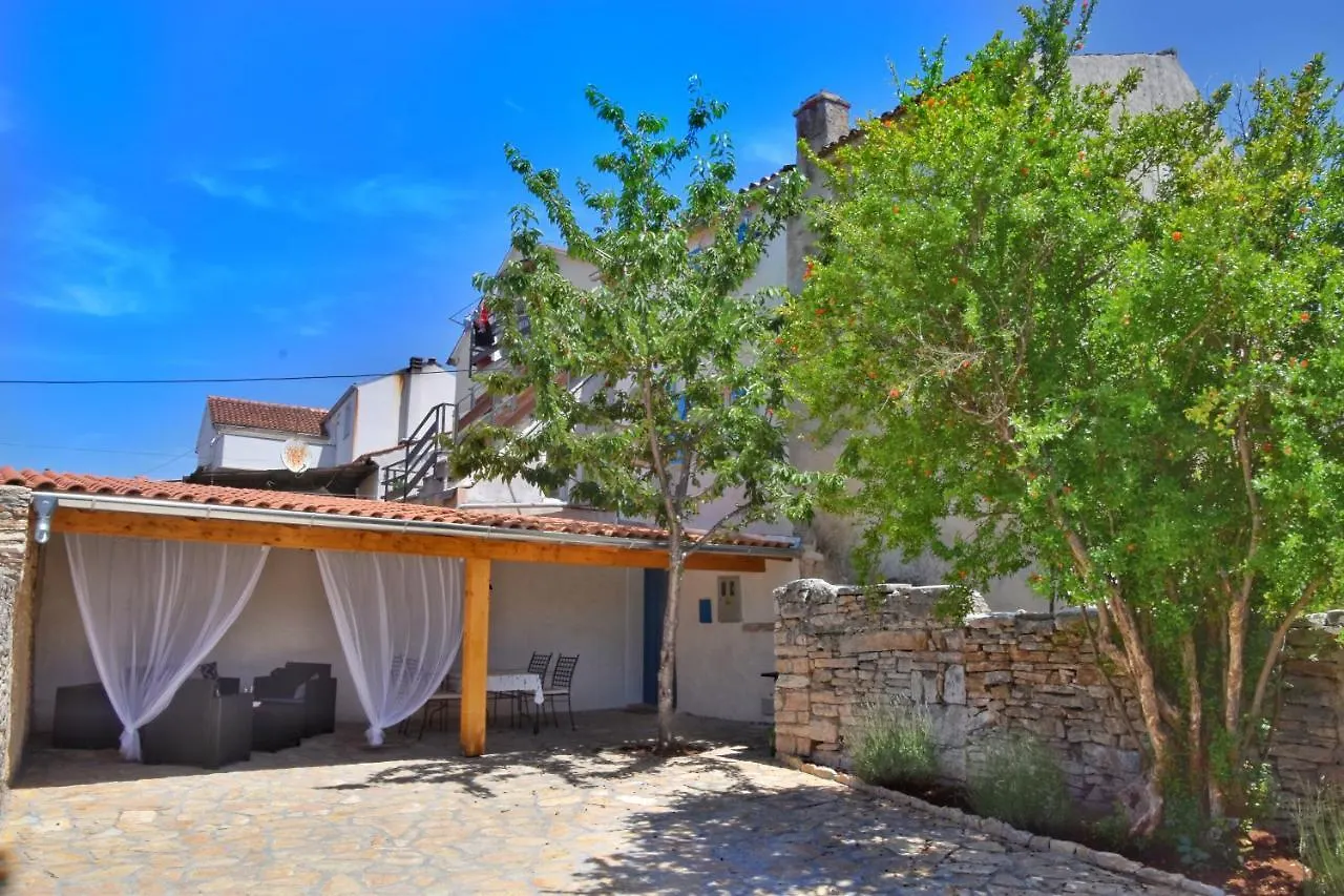 Casa Nini Mer - Cozy House With Sauna And Indoor Jacuzzi Sisan